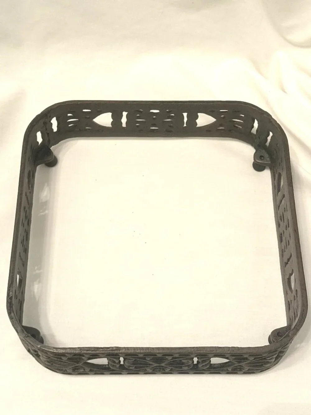 Southern Living at Home Clairmont Casserole Caddy 9”x9” Iron Design 40646